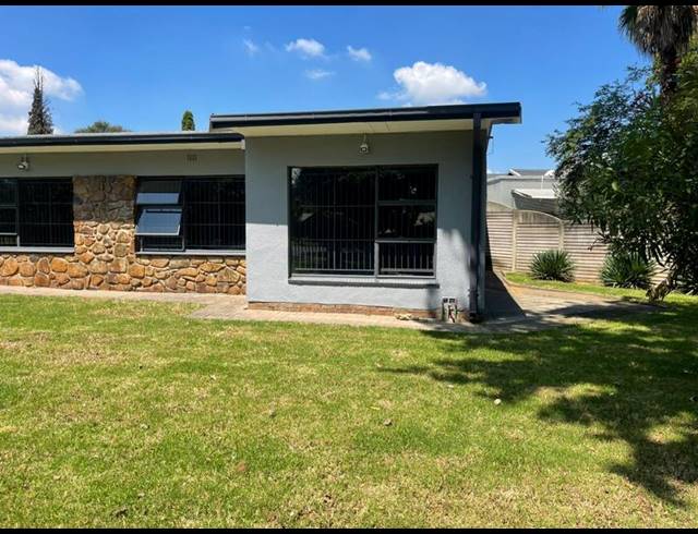 4 BEDROOM HOUSE FOR SALE IN SASOLBURG CENTRAL